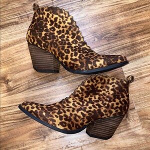 Coconut by Matisse women’s boots 8.5 bootie ankle Leopard Print tan brown block
